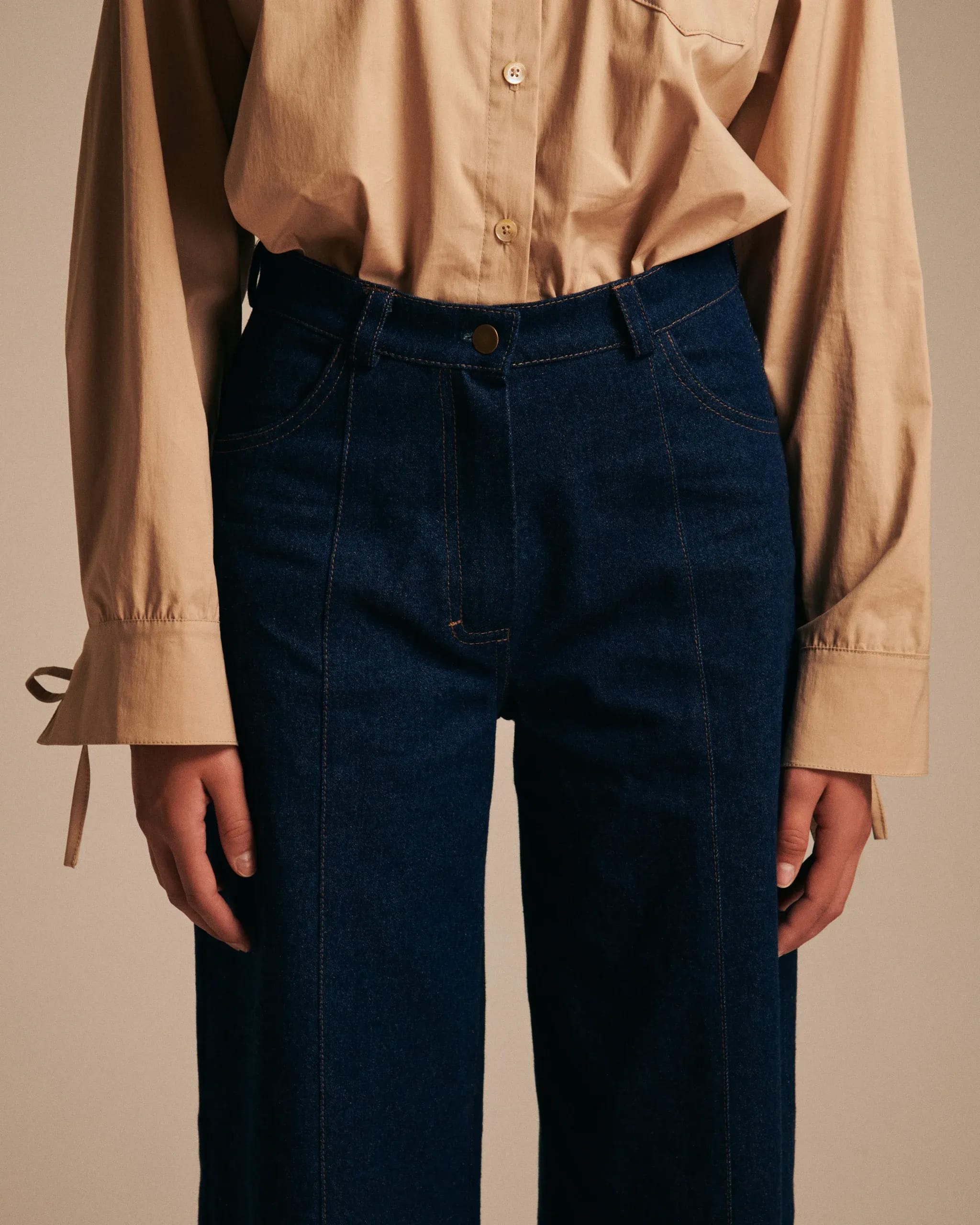 JEANS, photograph 2