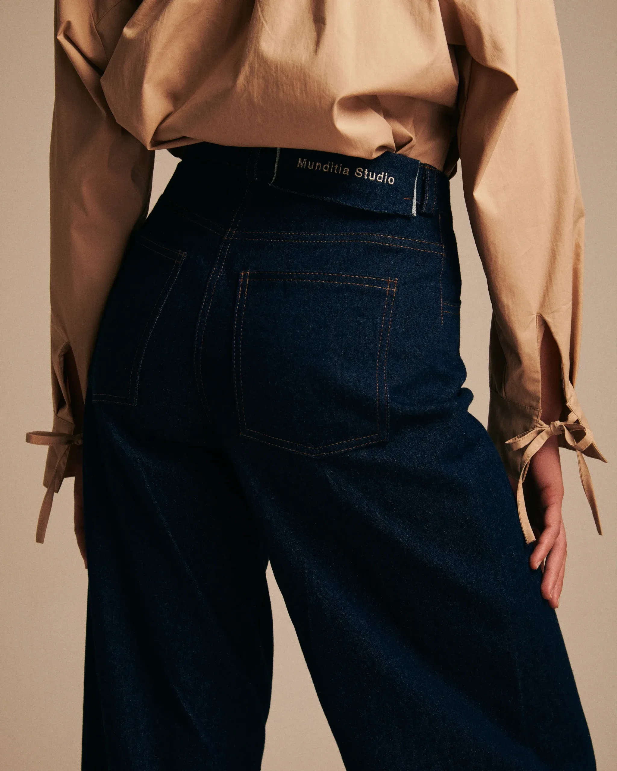 JEANS, photograph 3